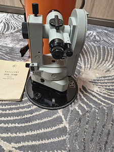 Optiline teodoliit UOMZ 2T30P (9 foto / 9)
