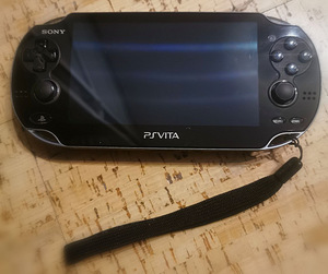PlayStation Vita/PS Vita (2 foto / 9)