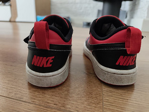 Nike (4 foto / 4)