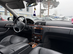 Mersedes Benz s320 (12 фото из 14)