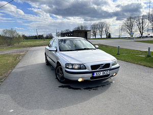 Volvo s60 2.4 D5 120kw (3 foto / 6)