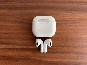 Apple Airpods 4 (3 фото из 3)