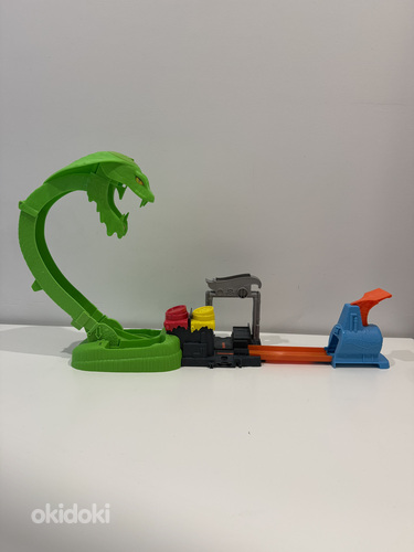 Hot Wheels Toxic Snake Strike