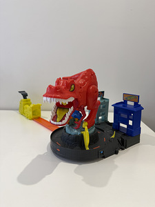 Hot Wheels T-Rex Rampage (7 foto / 9)