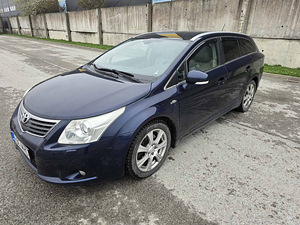 Toyota Avensis 2.2 (12 foto / 12)