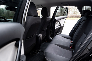 Toyota Avensis 1.8 (9 foto / 15)
