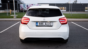 Mercedes Benz A180 (5 foto / 15)