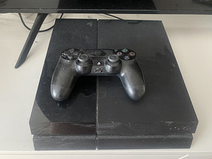 Sony PlayStation 4 (1 фото из 1)