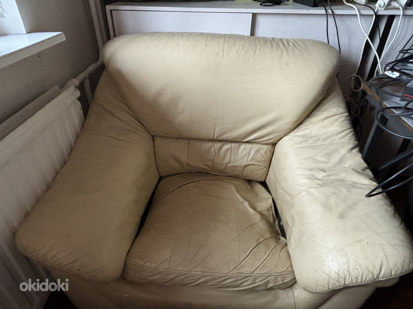 Beige soft chair (foto #1)