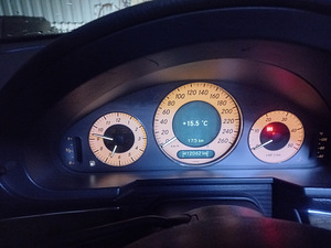Mercedes bens E 270 (10 foto / 12)