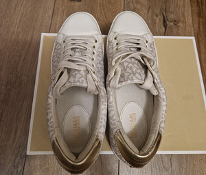 Michael Kors tossud (3 foto / 3)