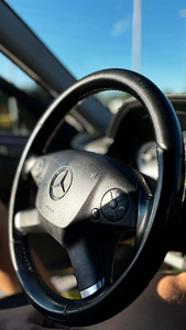 MERCEDES-BENZ E 200 CDI (3 foto / 8)