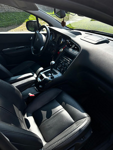 Peugeot 5008 84kw 7koht (3 foto / 12)