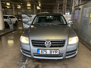 VOLKSWAGEN TOUAREG (1 foto / 5)
