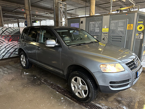 VOLKSWAGEN TOUAREG (2 foto / 5)