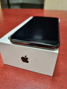 Apple iPhone X 64GB Space Gray (5 foto / 5)