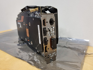 Gigabyte AORUS GeForce® GTX 1080 Ti 11GB GDDR5X (5 foto / 5)