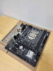 ASRock B460M-HDV + i5-10500 (1 foto / 4)