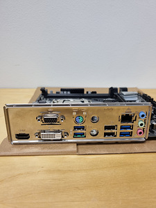 ASRock B460M-HDV + i5-10500 (4 foto / 4)