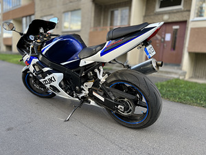 Suzuki gsx-r 1000 (1 foto / 8)