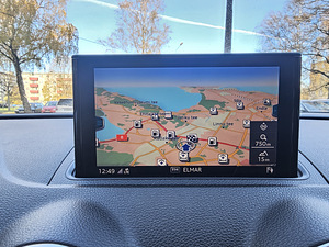 Audi A3 2019 1.0 TFSI (8 foto / 9)