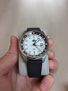 Мужские часы phoibos Eagle Ray GMT (2 фото из 6)