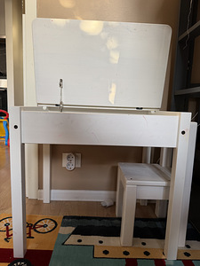 Ikea laud + üks ise tehtud tool (1 foto / 4)