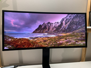 Samsung UltraWide Curved monitor (2 foto / 4)