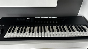 Midi Keyboard - Native instruments KOMPLETE KONTROL S49 MK2 (1 foto / 7)