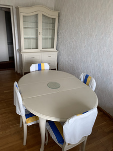 Söögitoa komplekt (Vitriinkapp, kummut, laud ja 6 tooli)