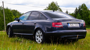 Audi A6 S line 3.2 188 kw Quattro (4 foto / 9)
