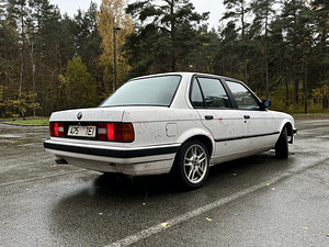 BMW 316i (3 фото из 13)