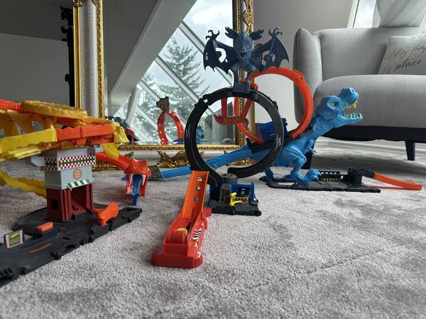 Hot wheels komplekt