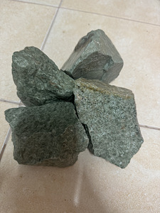 Jadeiit saunakivi (2 foto / 2)