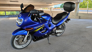 Suzuki GSX 600 59kW (1 foto / 10)