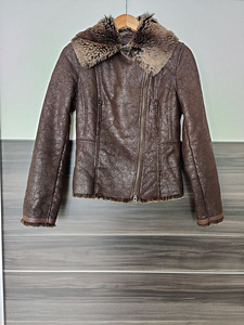 Armani Jeans kunstkarvaga kasukas s.40 (1 foto / 3)