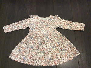 Armas lilleline kleit, s. 86 (18-24 k) (1 foto / 3)