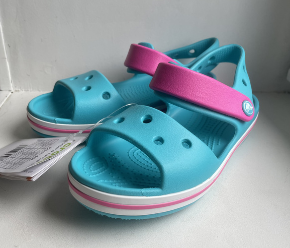 Uued Crocs sandaalid c13 (EUR 30-31)