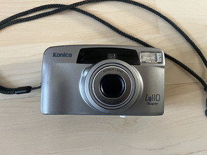 Плёночная камера Konica Zoom Retro (2 фото из 3)