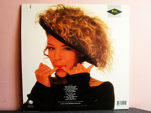 Kylie Minogue - Kylie (USA) (2 foto / 4)