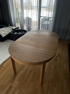 Tammepuidust pikendatav söögilaud (4 foto / 6)