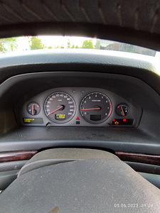 Volvo S80 2.4 103kw бензин механика (2 фото из 8)