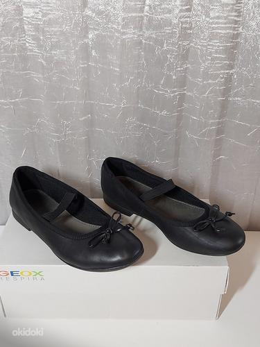 Geox туфли для девочки размер 36,черные (фото #1)