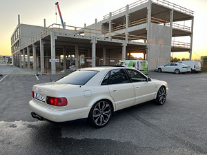 AUDI A8 D2 4.2 228KW (2 foto / 8)