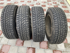 Naastrehvid 195/65/15 (1 foto / 3)