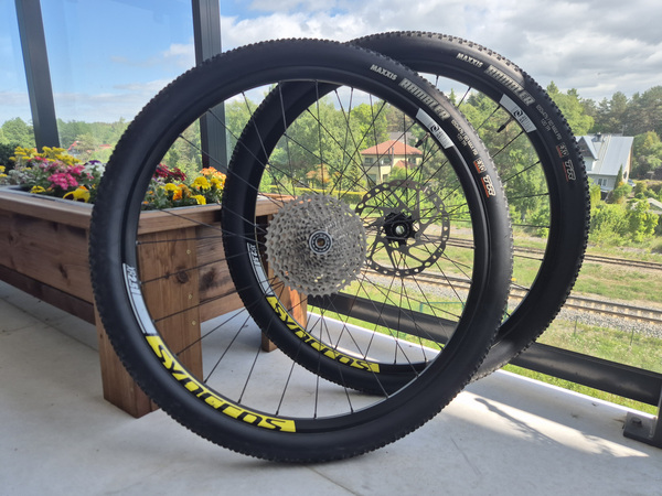Jooksu komplekt 27,5" Boost 11 speed