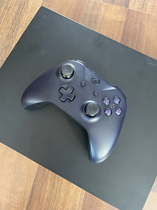 Xbox One X (3 фото из 3)