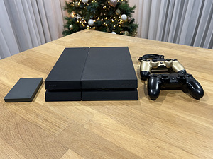 Sony Playstation 4 + 2 контроллера + 1TB диск (1 фото из 4)