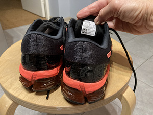 Кроссовки asics (2 фото из 3)