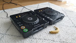 Пионер CDJ-1000 MK3 (1 фото из 3)